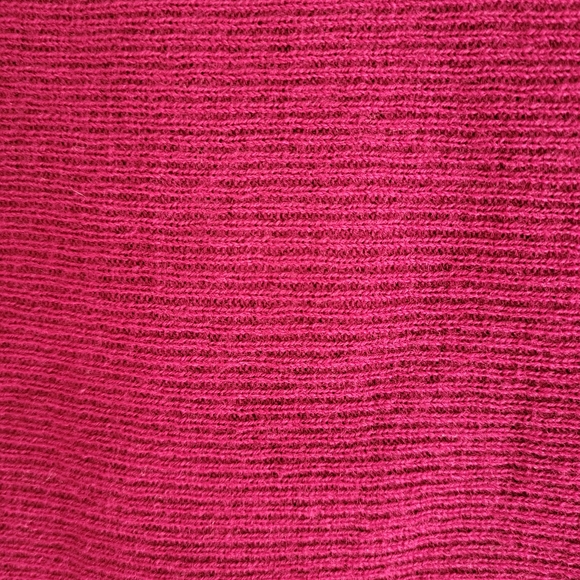 Tahari Women's Red Maroon Ribbed 100% Extra Fine Merino Wool Sweater Top Sz S - Picture 6 of 6